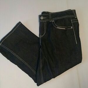 NWOT Maurice's Dark Wash Capris